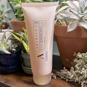 Margot Elena. Archive. Poet At Heart. Shower Gel. New.